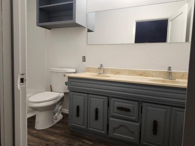 Foto del edificio - One Bedroom , one bath apartment for rent