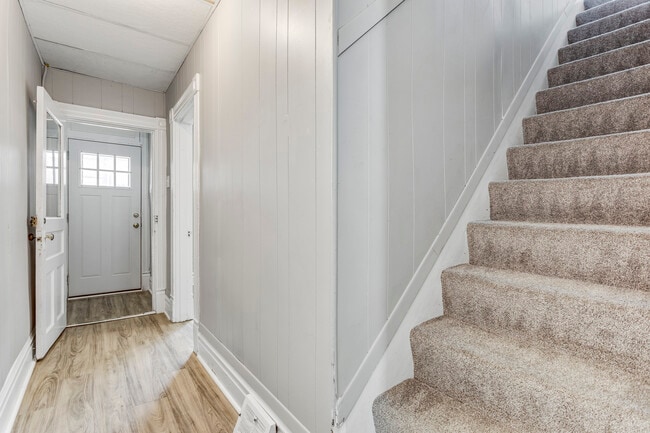 Building Photo - 1622 Westmont Ave