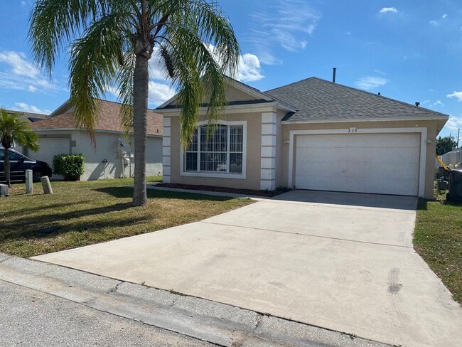 4 Bedroom Pool Home in Davenport, FL - 4 Bedroom Pool Home in Davenport, FL