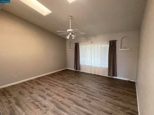 Foto del edificio - 4780 Mintwood Dr