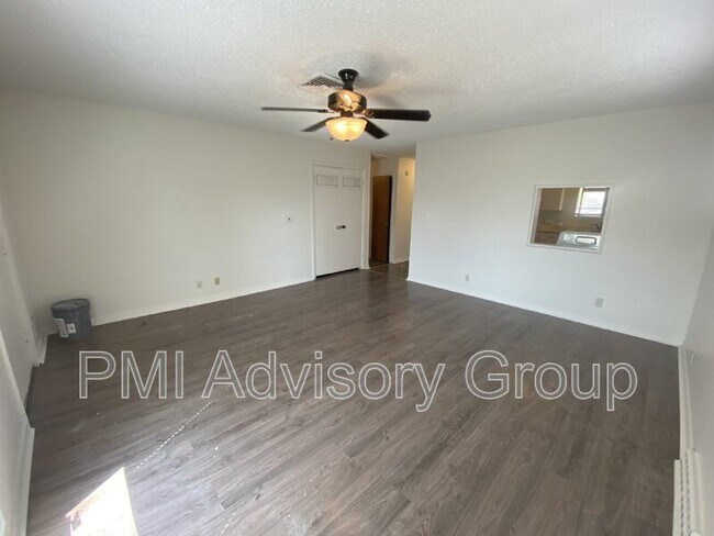 Building Photo - 1815 SW 71st St