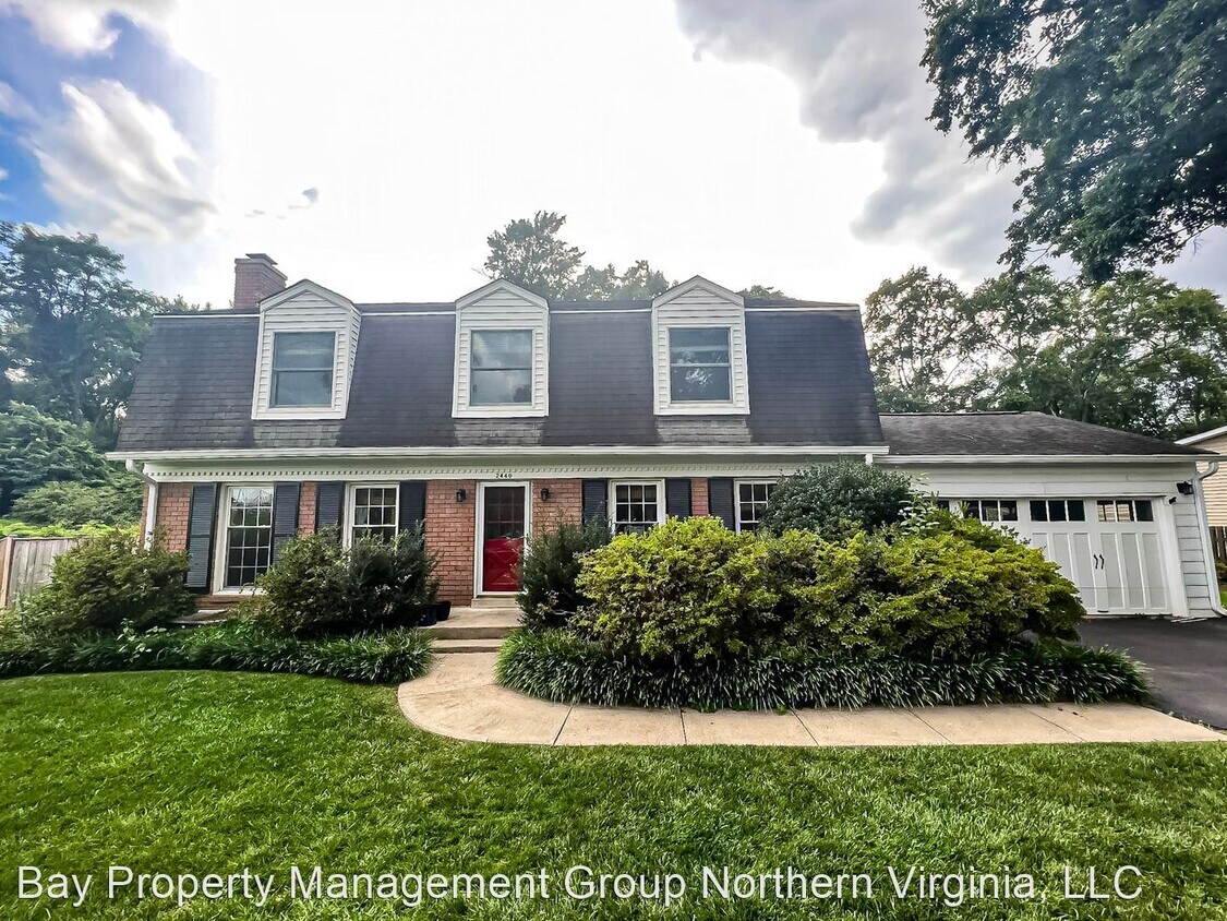 4 br, 3.5 bath House 2440 Carey Ln House Rental in Vienna, VA