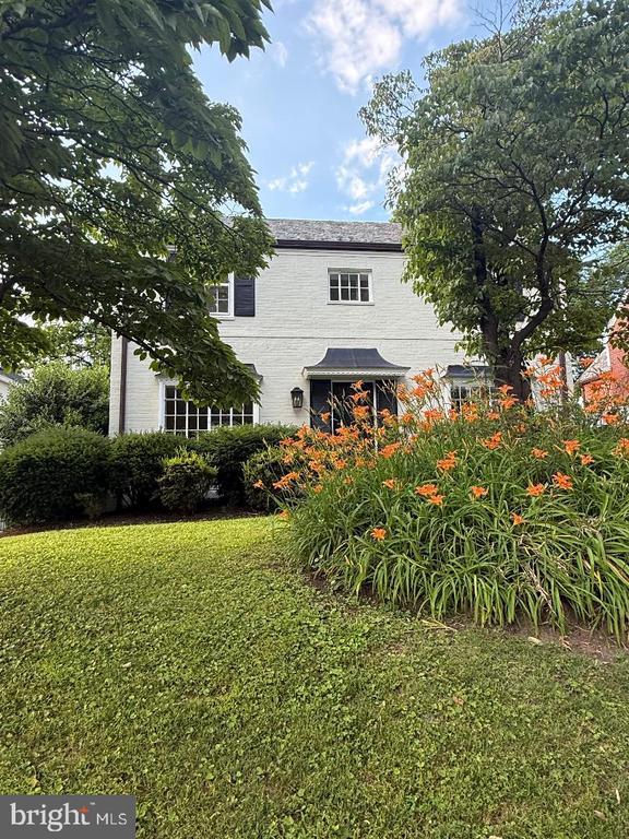 Foto del edificio - 4721 Yuma St NW