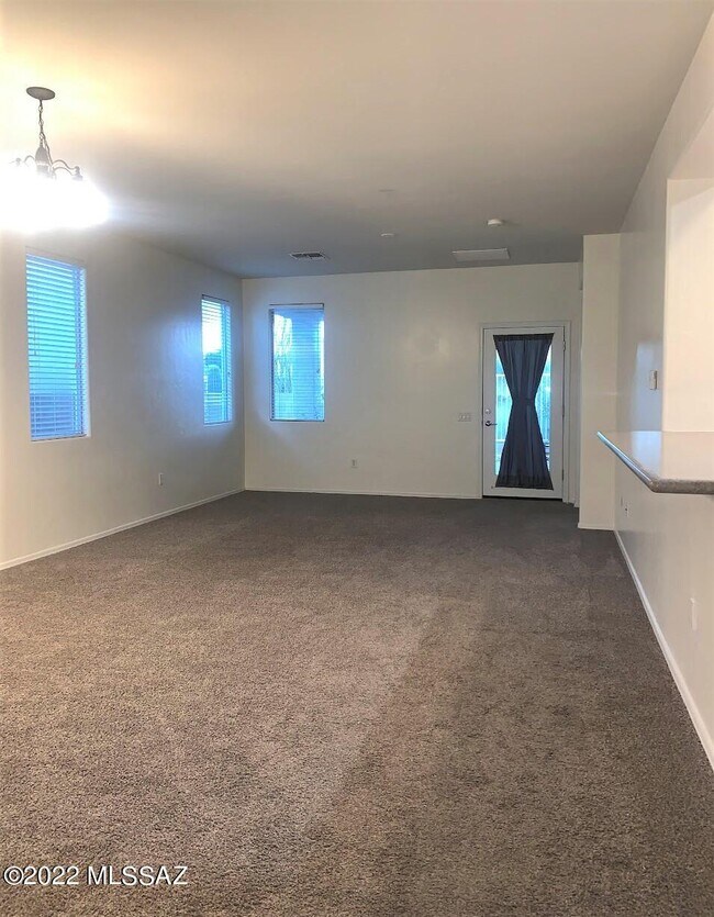Building Photo - 6036 S Meadow Breeze Dr