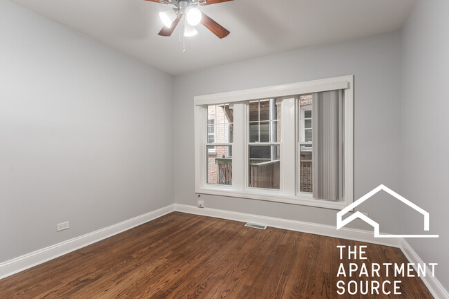 Foto del edificio - 6106 N Winthrop Ave