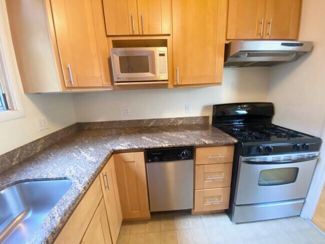 Building Photo - 1 bedroom in San Francisco CA 94117