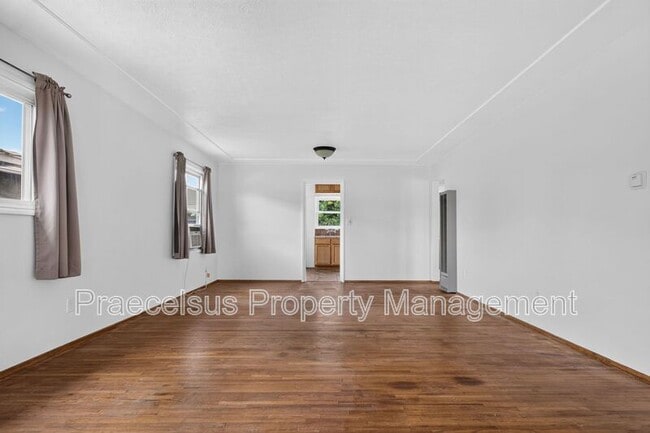 Building Photo - 626 Brightwood Ave