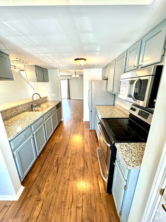 Apartments For Rent in Belmont, MI with Hardwood Floors 1 Rentals