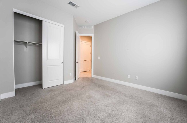 Foto del edificio - Stunning 3 Bedroom One Story home in Summe...