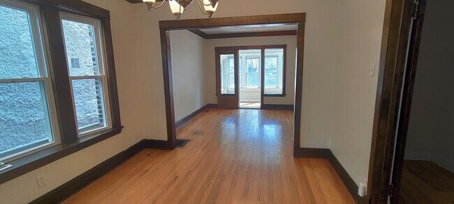 Living/Dining - 2450 W Gunnison St