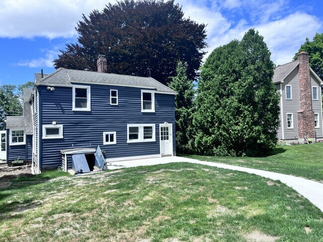 Building Photo - 6088 Main St