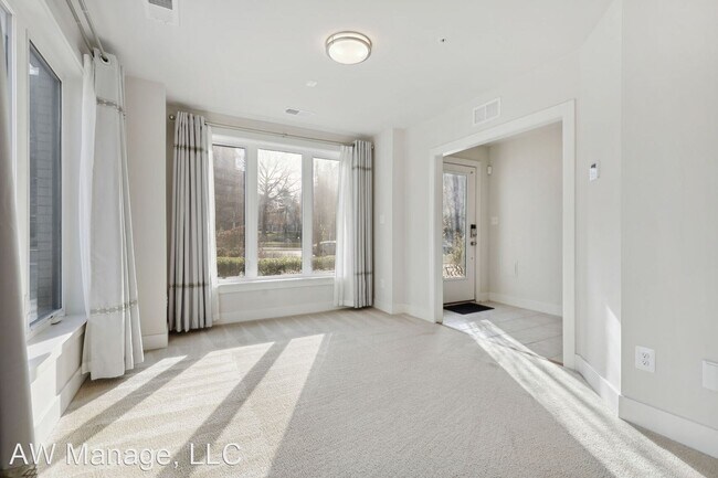 Foto del edificio - 3 br, 3.5 bath House - 6557 Rock Spring Dr