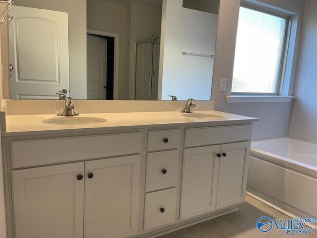 Foto del edificio - 22067 Chancery Ln
