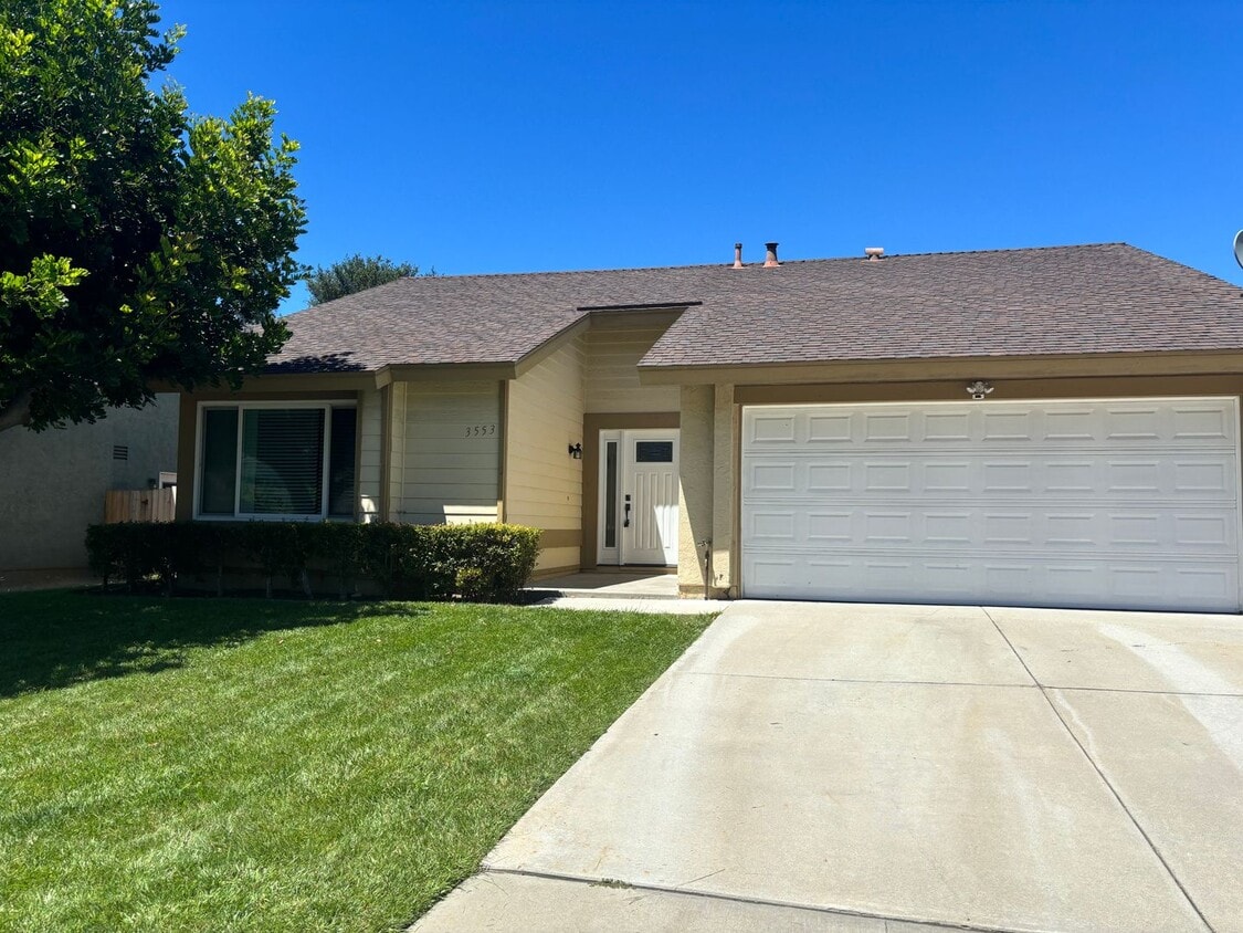 Primary Photo - Lovely 3 bedroom single story home