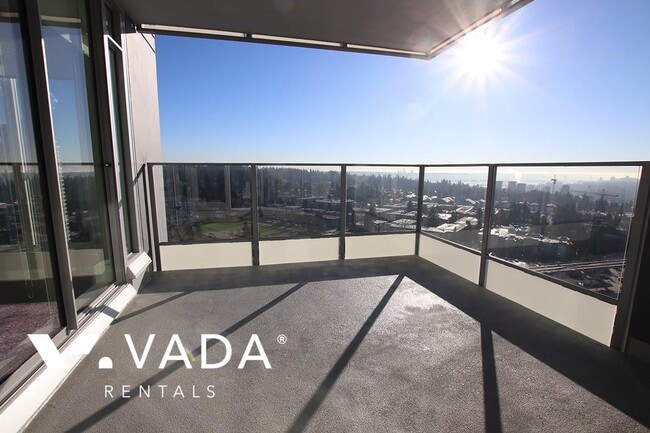 Photo du bâtiment - Crown 2 Bed Apartment For Rent 2509-520 Co...