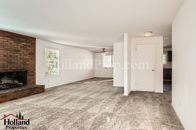 Photo - Beautifully Duplex in Desirable Northwest Portland Available For You! Townhome