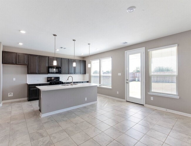 Foto del edificio - 5712 Bluebonnet Ln