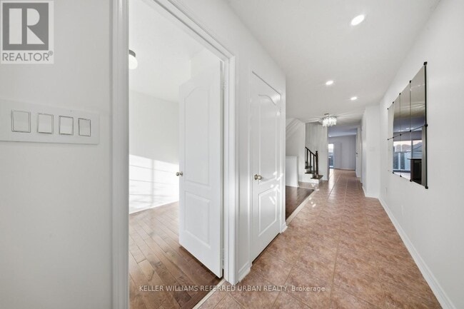 Building Photo - 41 Pauline Crescent