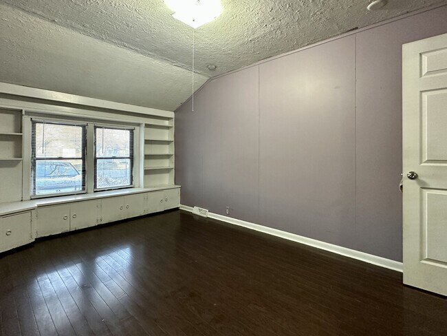 Building Photo - 4576 S Osage Ave