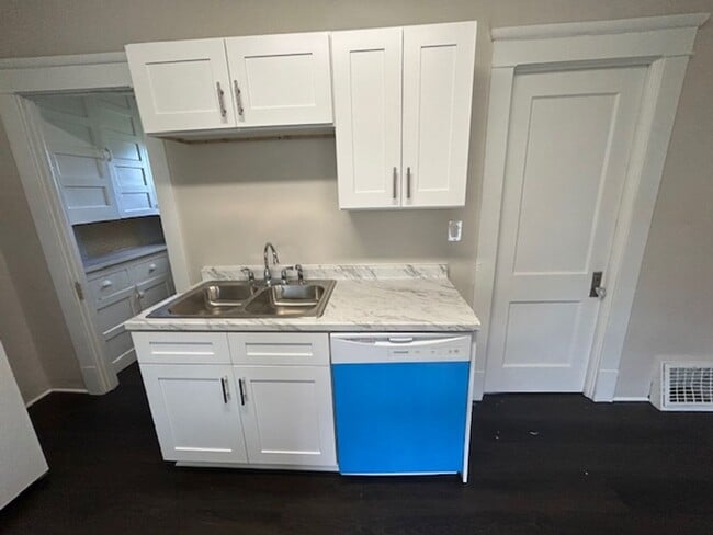 Foto del edificio - 315 E 25th St