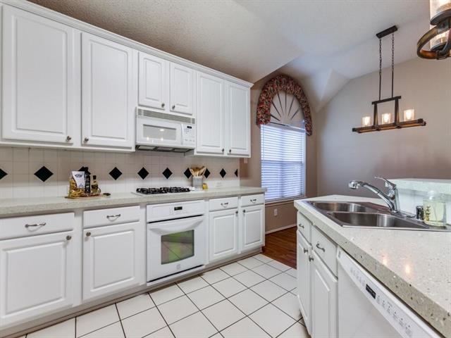 Foto del edificio - 8308 Spring Ridge Dr