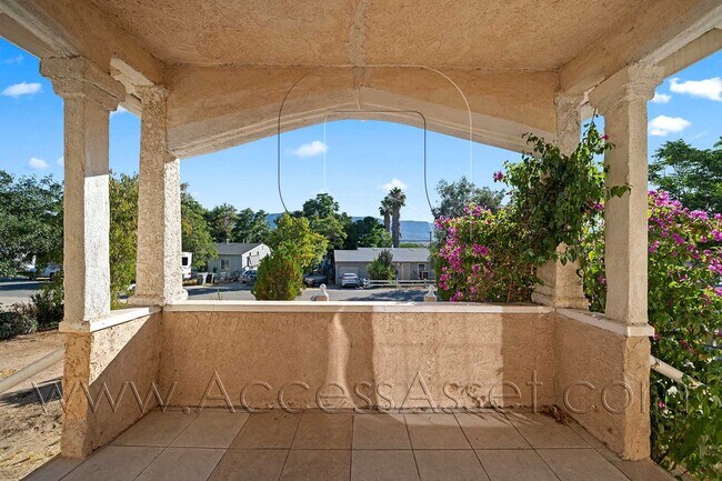 Foto del edificio - Charming 3 Bed/1.5 Bath In The Heart Of La...