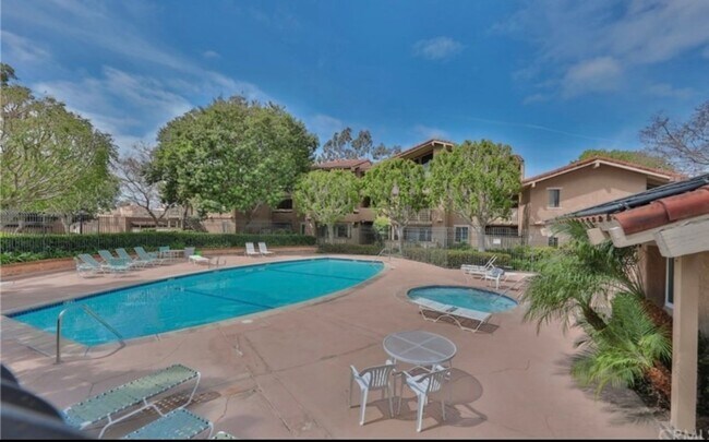Foto del edificio - 21372 Brookhurst St