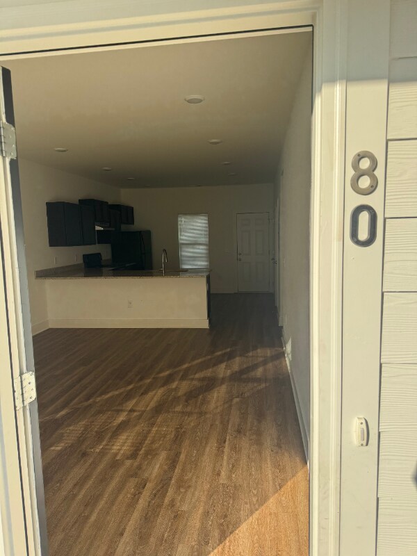 Foto del edificio - 80 Mason Ct