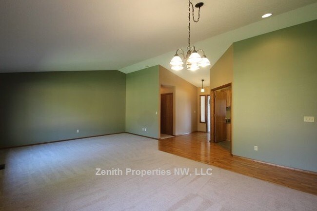 Foto del edificio - 810 NW 140th St