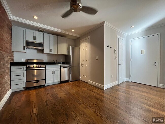 Foto del edificio - 424 E 9th St