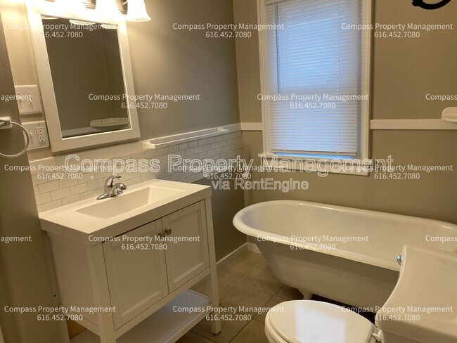 Foto del edificio - 1462 Walker Ave NW