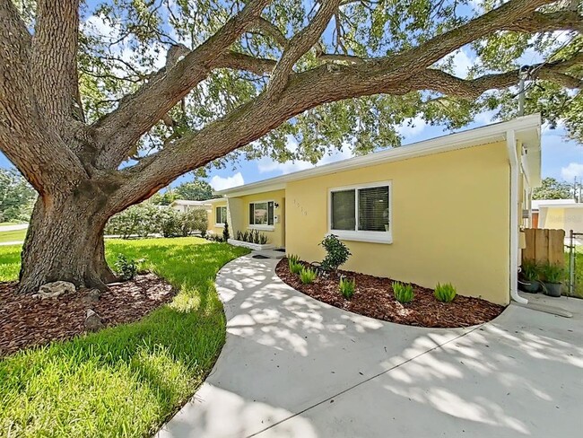 Building Photo - 4610 W Bay Villa Ave