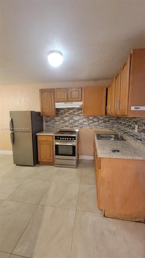 Primary Photo - 5001 NW 23rd St