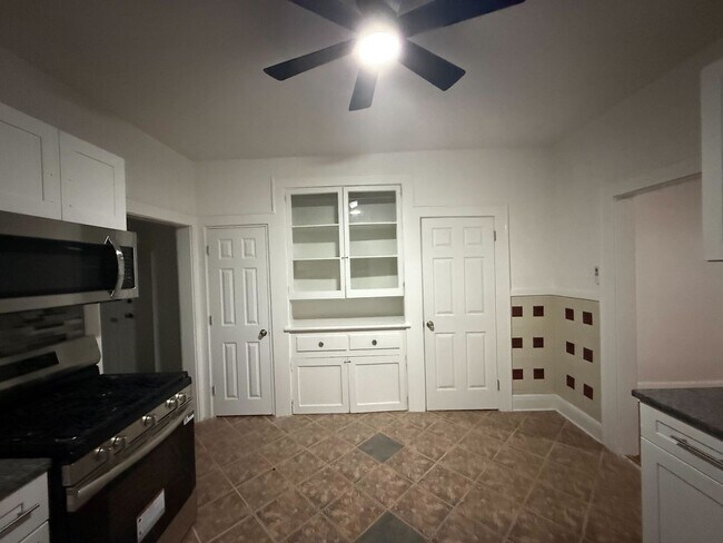 Foto del edificio - 108-110 Grand Ave.