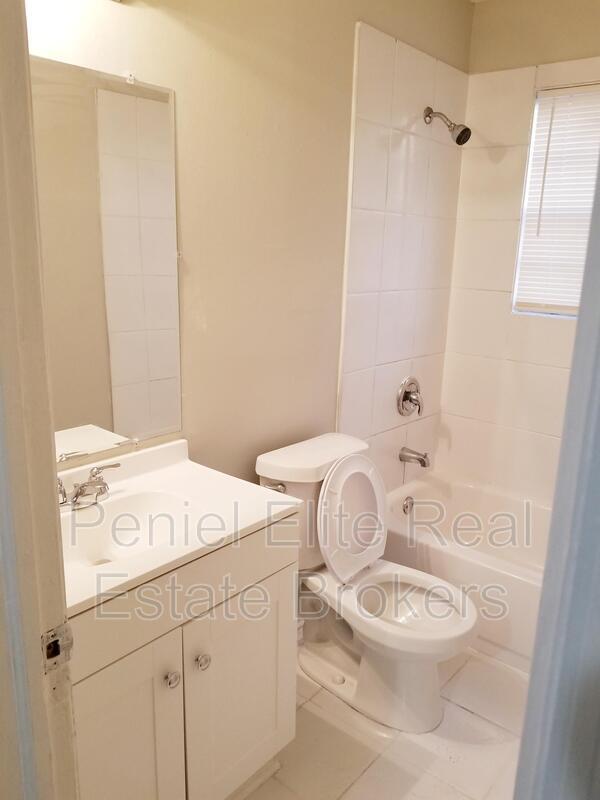 Foto del edificio - 3810 Leisure Ln