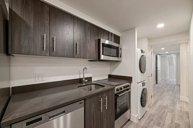 Building Photo - 167 Ludlow St