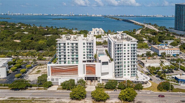 Foto del edificio - 3900 Biscayne Blvd