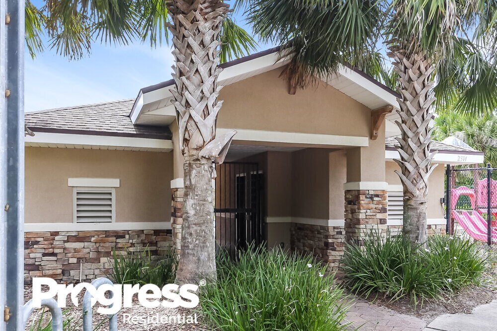 Foto principal - 2352 Red Moon Dr