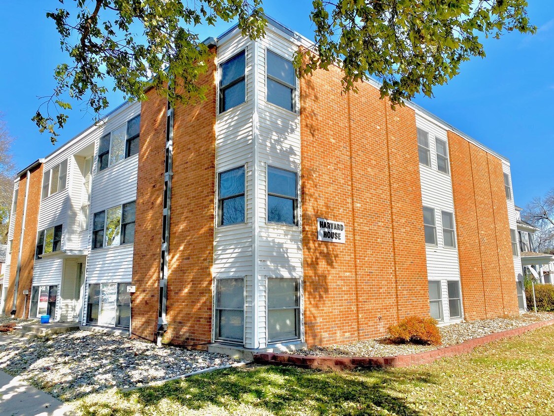 Foto principal - 304 E Main St