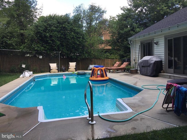 Foto del edificio - 8120 Briar Creek Dr