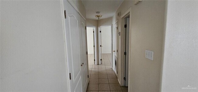 Foto del edificio - 5 W Faith Hill St