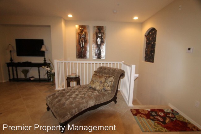 Building Photo - 9040 Alturas St