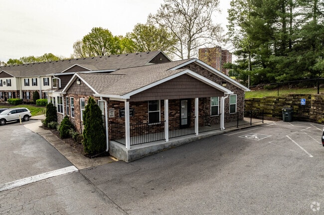 Building Photo - River Retreat Apartments