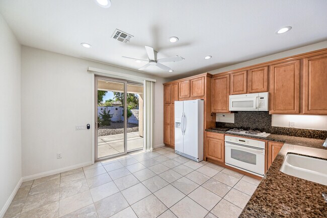 Building Photo - 41480 Via Arleta