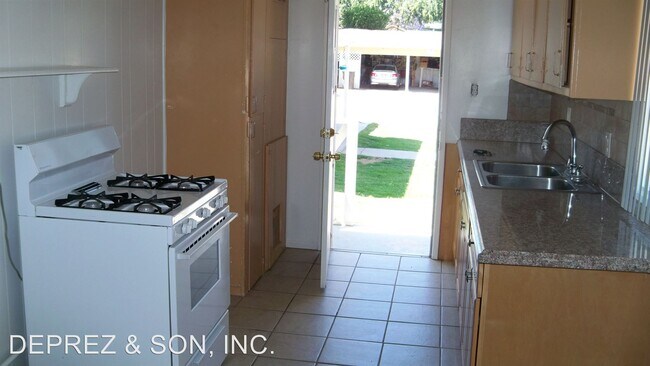 Foto del edificio - 1 br, 1 bath Apartment - 11961 KNOEFLER DR.