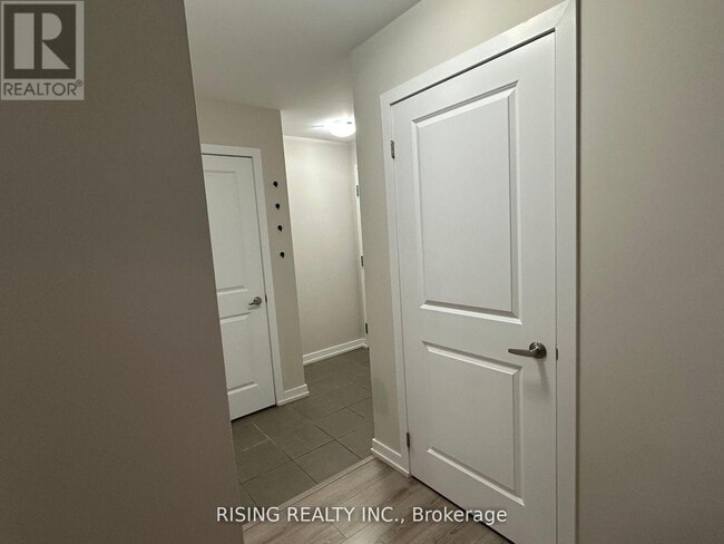 Building Photo - 125 Shoreview Pl