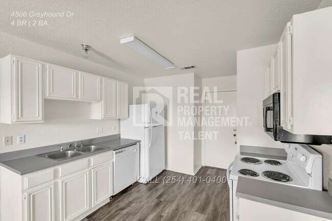 Foto del edificio - 4506 Greyhound Dr