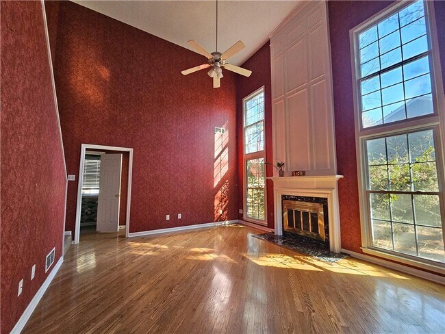 Building Photo - 2825 Binghampton Ln