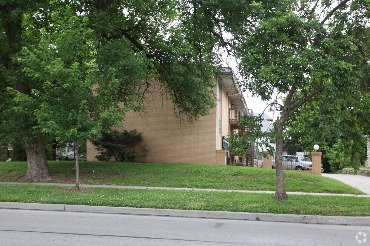 Foto del edificio - 2901 E 29th St