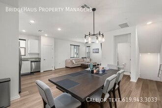 Building Photo - 5480 Seacliff Pl